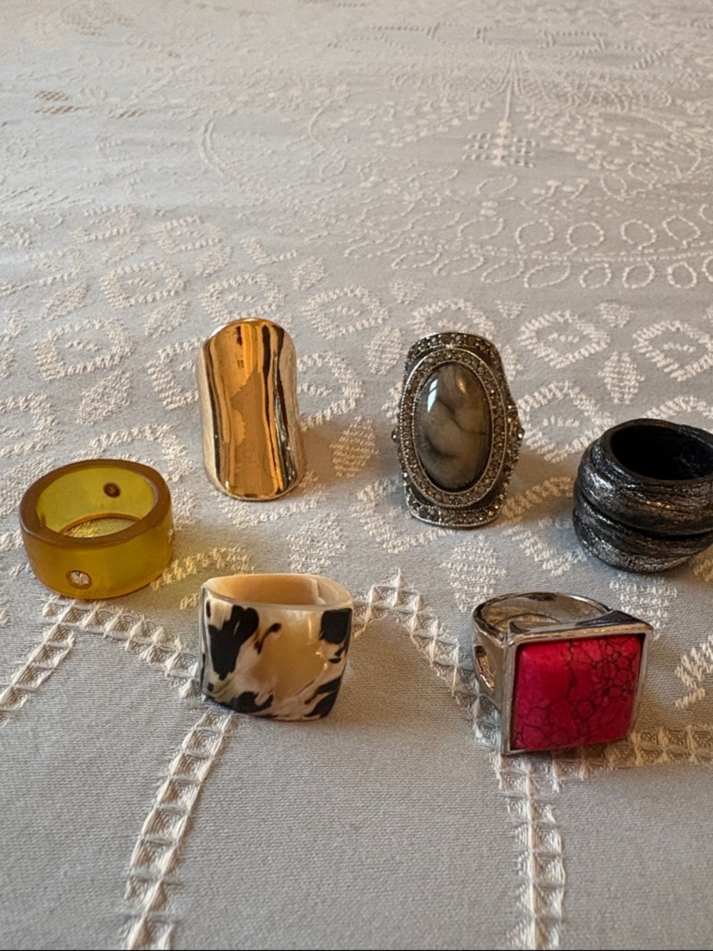 Mixed Women’s Fashion Rings Set - Assorted Colors